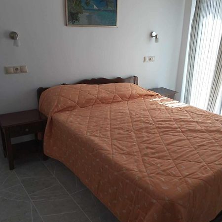 Gerekos Studios And Apartments Agios Georgios  Zewnętrze zdjęcie